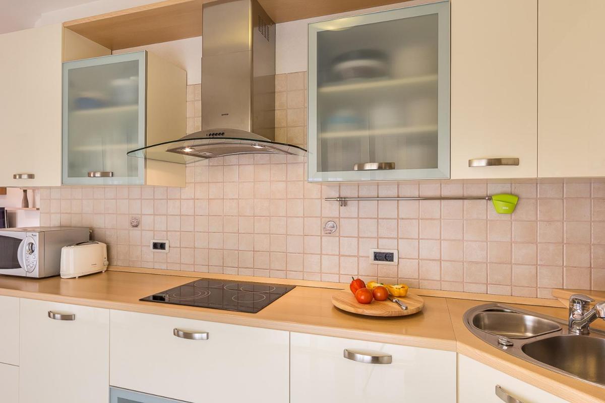 Apartment Igor 3 **** Медулин Екстер'єр фото