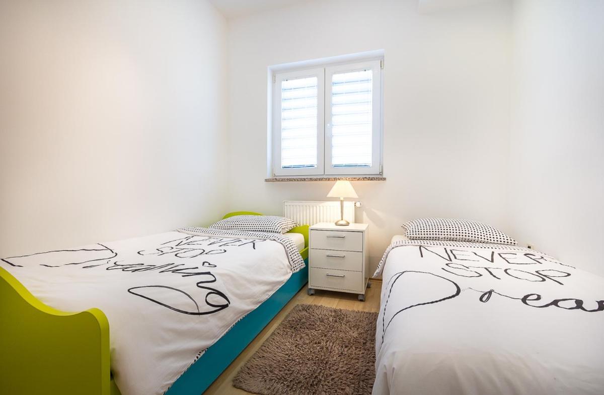 Apartment Igor 3 **** Медулин Екстер'єр фото